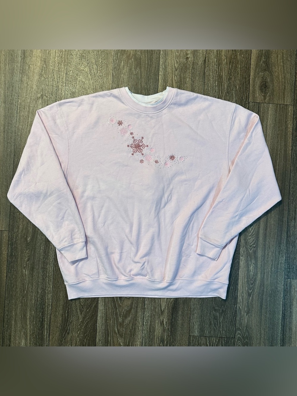 Baby pink rhinestone snowflake sweatshirt size 2XL vintage grandmacore